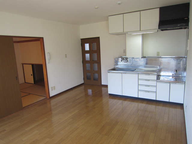 Living and room. The same floor plan another room reference photograph