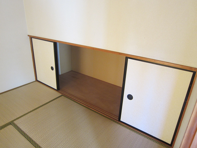 Receipt. The same floor plan another room reference photograph