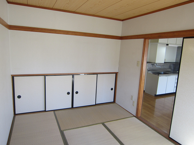 Living and room. The same floor plan another room reference photograph