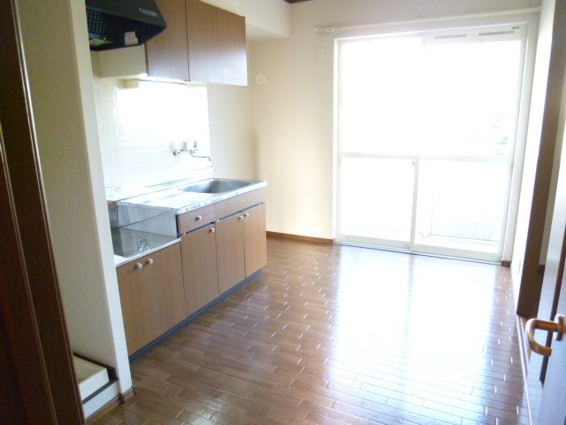 Living and room. The south-facing day is ◎ ☆