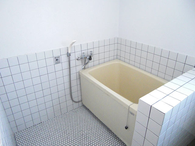 Bath. I feel that I went to overseas travel. 