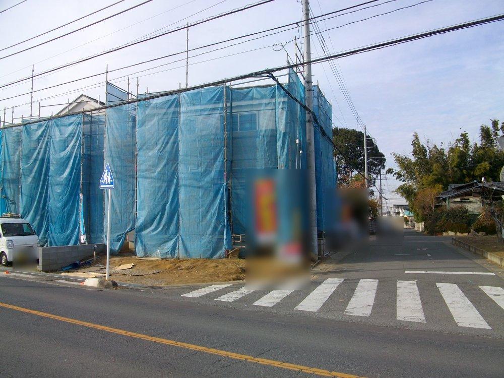 Local photos, including front road. Local (12 May 2013) Shooting 