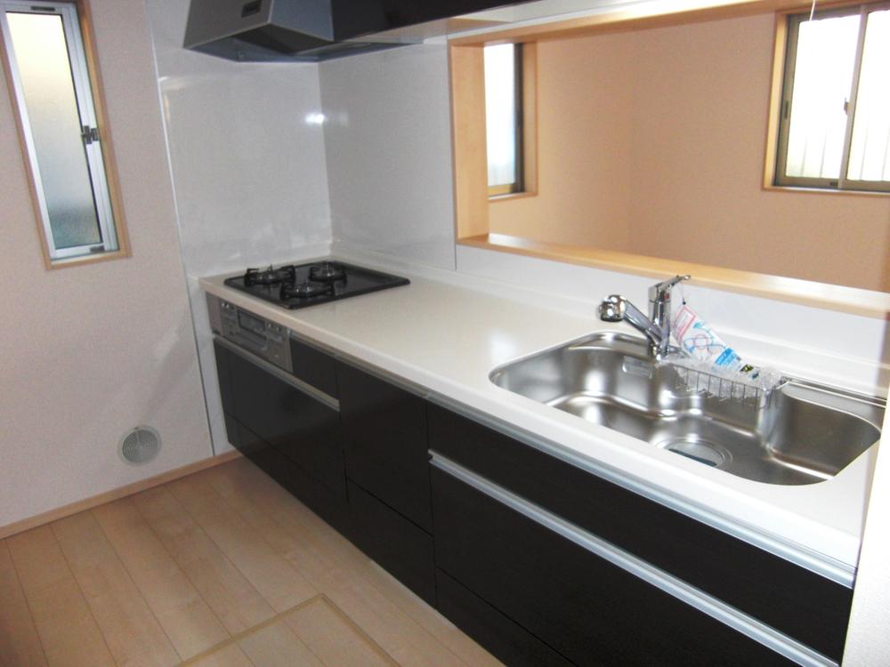 Kitchen. Local (11 May 2013) Shooting