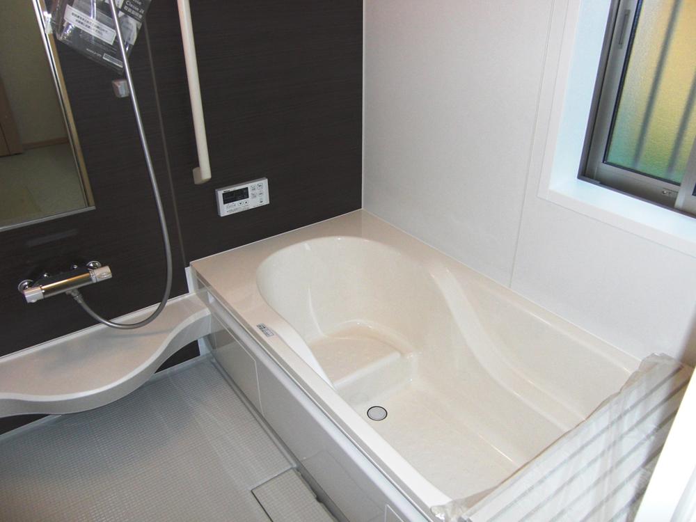 Bathroom. Indoor (11 May 2013) Shooting