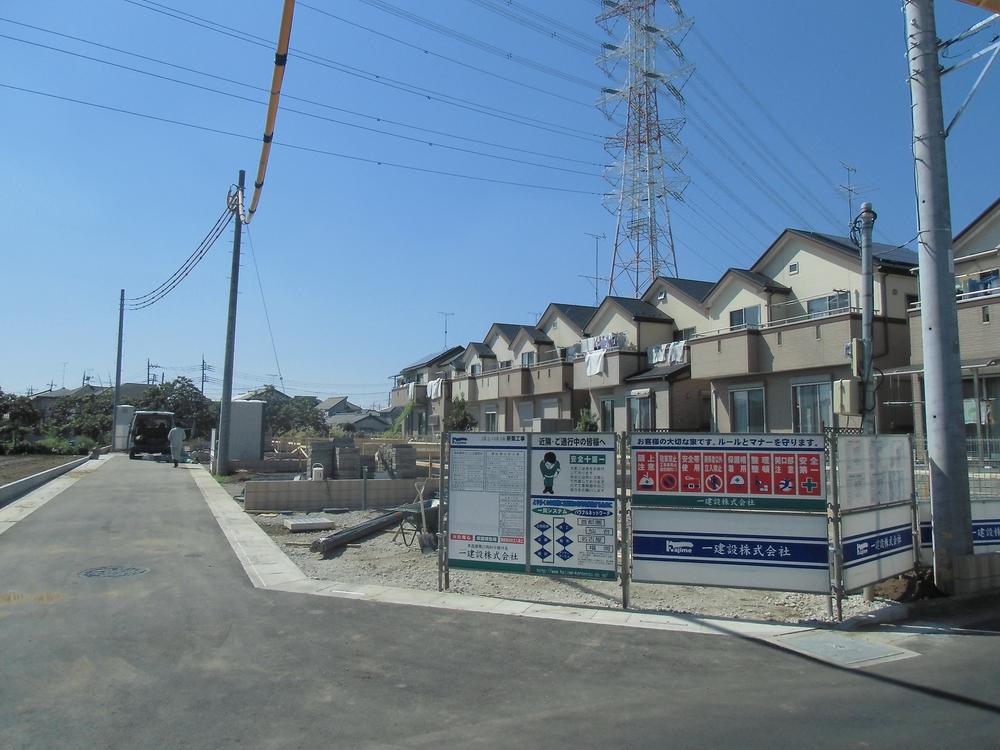 Local appearance photo. Bright's happy in all building a south-facing! 