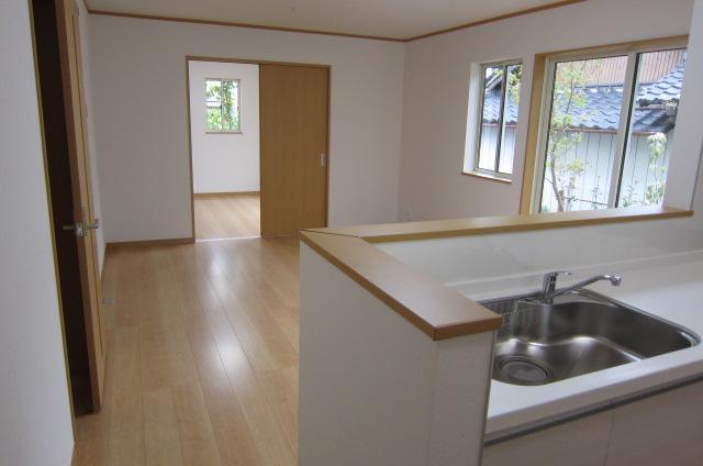 Same specifications photo (kitchen)