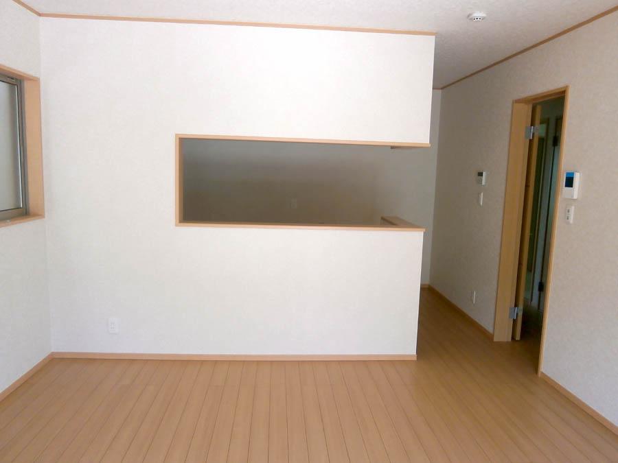 Living. Was building completed. Such as the actual image from per yang, We have to wait all the time so you can see directly.