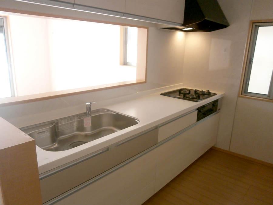 Kitchen. Was building completed. Such as the actual image from per yang, We have to wait all the time so you can see directly.