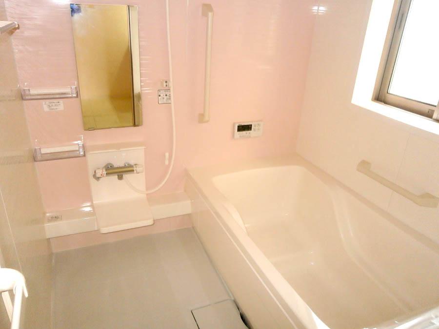 Bathroom. Was building completed. Such as the actual image from per yang, We have to wait all the time so you can see directly.