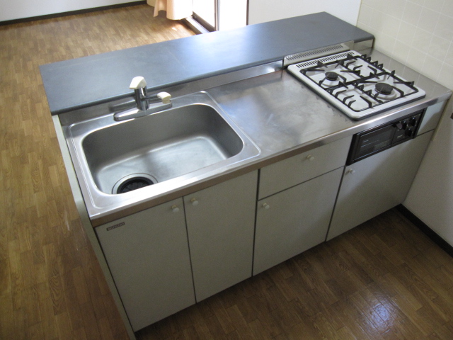 Kitchen. 2 neck of system Kitchen