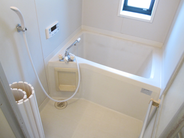 Bath. Add-fired ・ With window