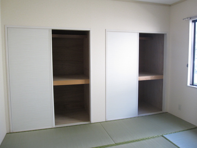 Receipt. Storage lot