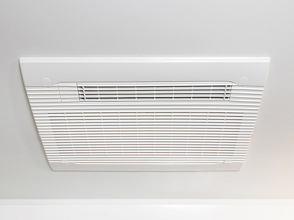 Bathing-wash room.  [Bathroom ventilation heating dryer] In also humid season, Bathroom ventilation heating dryer for drying in the bathroom. It worked as a dryer of clothes on the day of the night and rain.