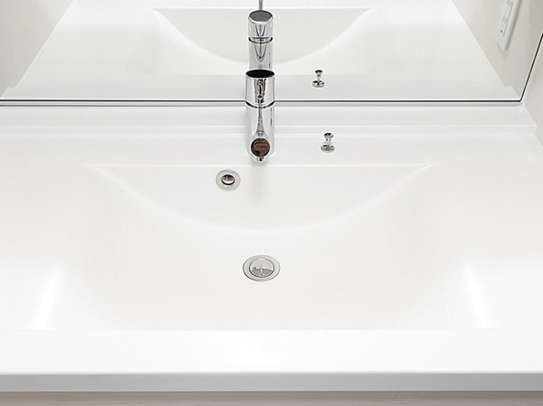 Bathing-wash room.  [Bowl-integrated counter] Counter top and sink bowl of integrally formed, Beautiful and it looks because there is no joint, Cleaning is easy.