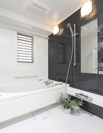 Bathing-wash room.  [Bathroom] Adopt a low-floor bathtub. To lower the height of the crossing to the bathtub, Is also easy-to-use specifications in the safer of the small children and the elderly.