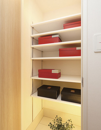 Receipt.  [Thor type footwear input] The entrance, Shoes, of course, It has become a tall type footwear input that can be enough to hold up umbrellas and accessories, You can use the cleaner around the entrance. (Except for some dwelling unit)