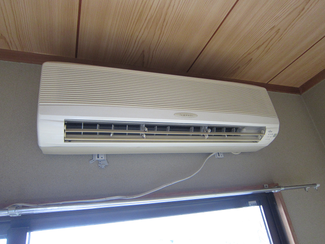 Other Equipment. Is natural in-room amenities there