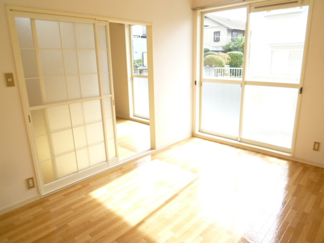 Other room space. In a sunny room, Bright even in the room