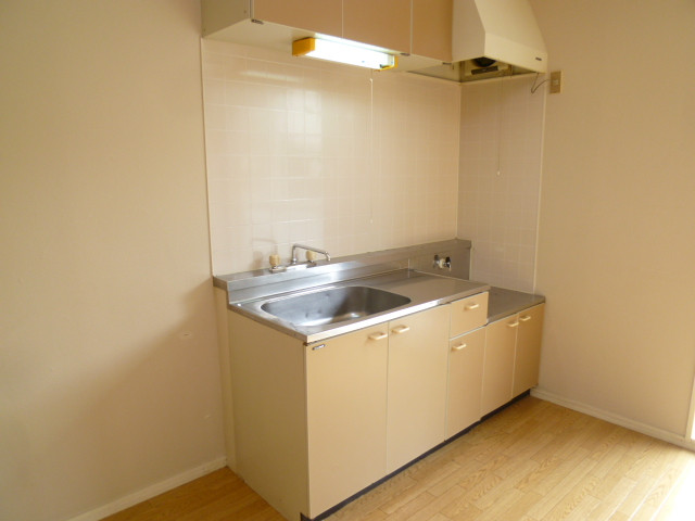 Kitchen. Put even two-burner gas stove, It will Hakadori also dishes