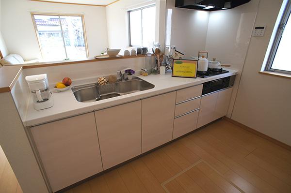 Kitchen. Face-to-face kitchen can feel your family close Indoor (10 May 2013) Shooting D Building