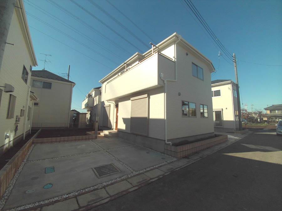 Local photos, including front road. Was building completed. Such as the actual image from per yang, We have to wait all the time so you can see directly.