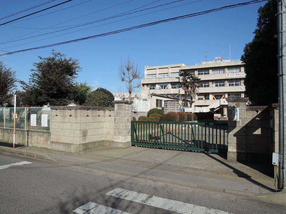 Primary school. 150m to Nishi Elementary School