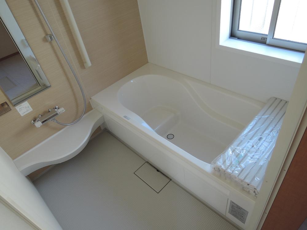Same specifications photo (bathroom)