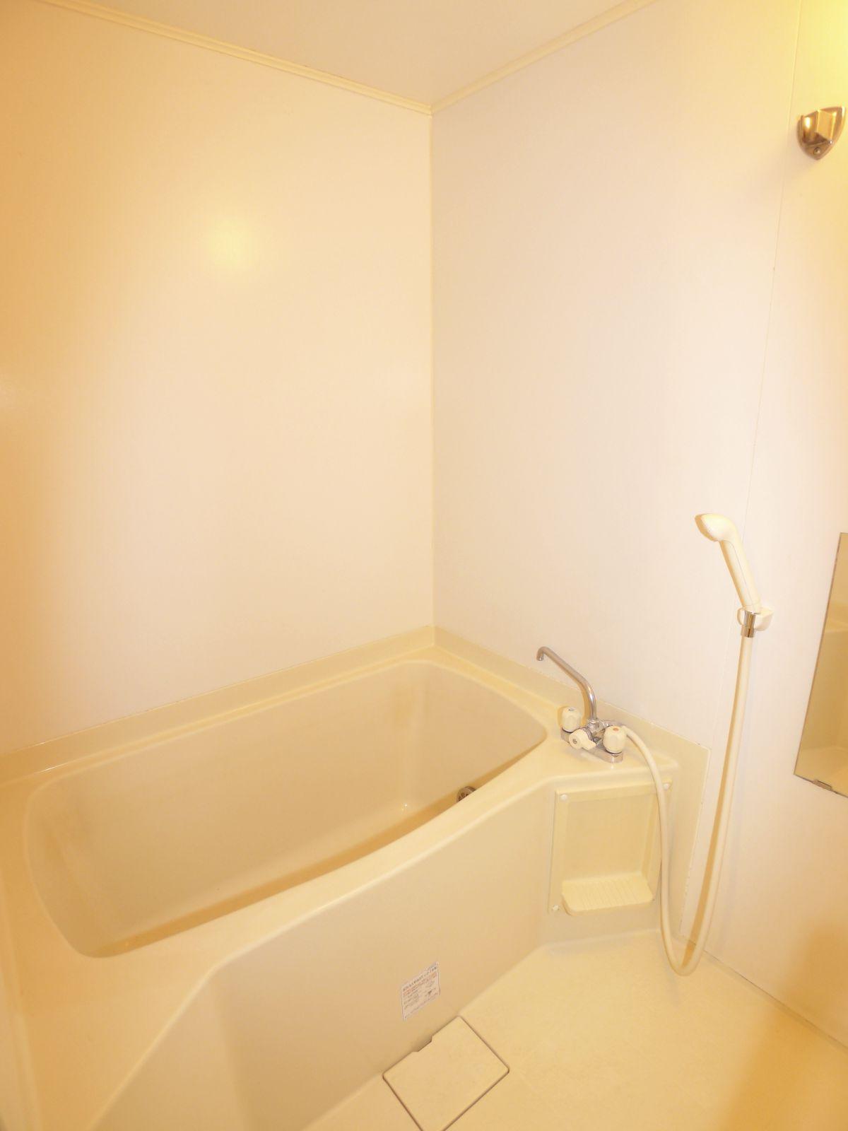 Bath. Reheating hot water supply