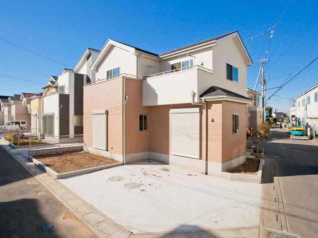 Local appearance photo. Local (12 May 2012) shooting