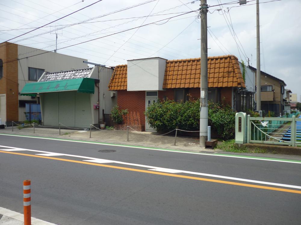 Local photos, including front road. Local (September 2013) Shooting