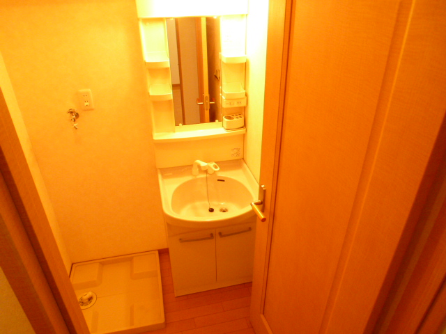 Washroom. Other image