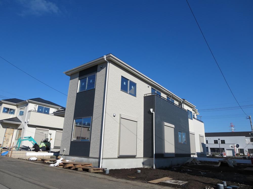 Local appearance photo. 4 Building