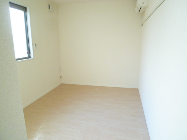 Other room space. The room in which the white tones