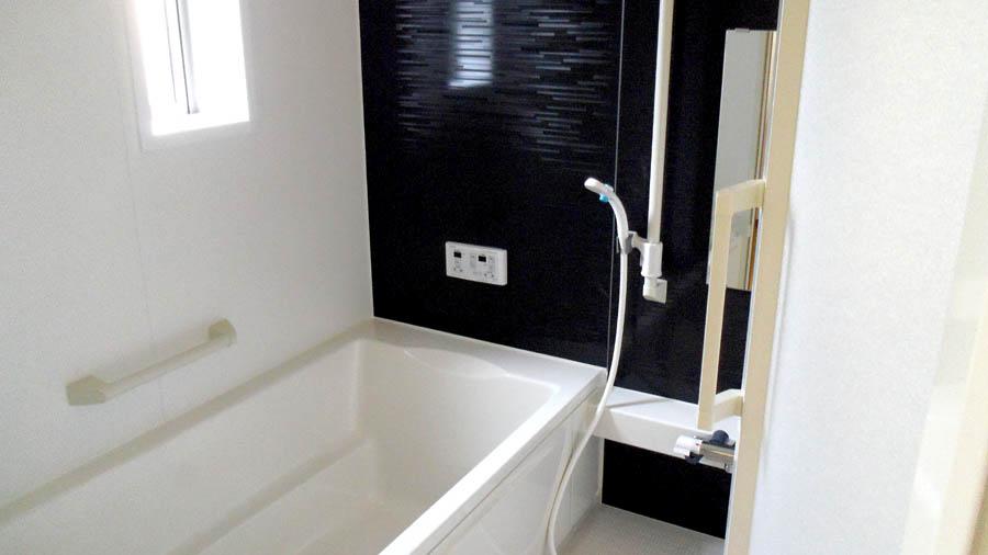 Bathroom. Was building completed. Such as the actual image from per yang, We have to wait all the time so you can see directly. 