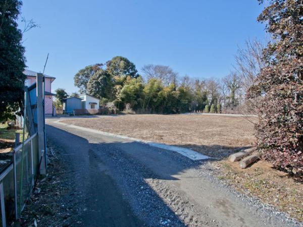 Local photos, including front road. 2013 / 02 / 20 shooting