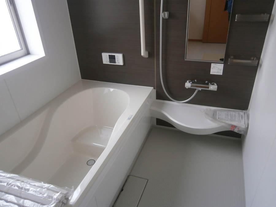 Bathroom. Was building completed. Such as the actual image from per yang, We have to wait all the time so you can see directly. 