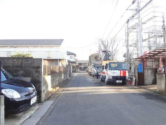 Local photos, including front road. Frontal road