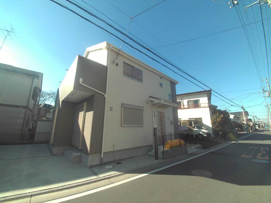 Local photos, including front road. Was building completed. Such as the actual image from per yang, We have to wait all the time so you can see directly. 