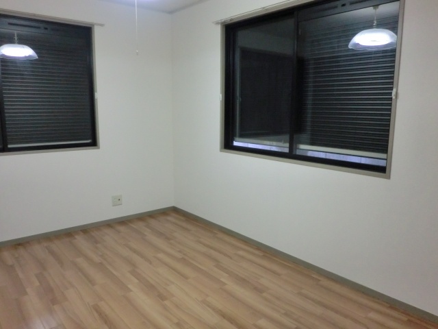 Living and room. Western-style 6 Pledge