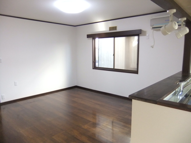 Living and room. Spacious living-dining