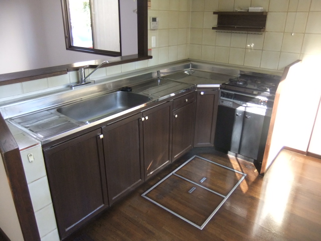 Kitchen. System kitchen.