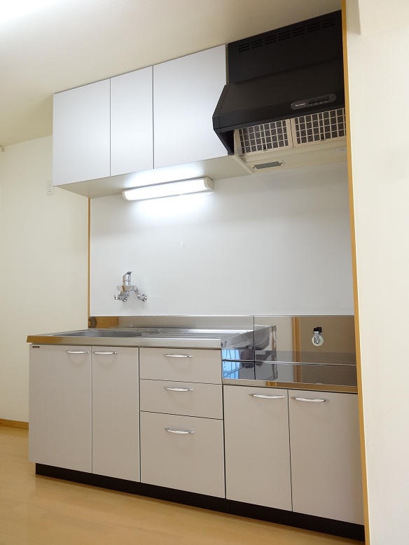 Kitchen. Storage-rich kitchen! !