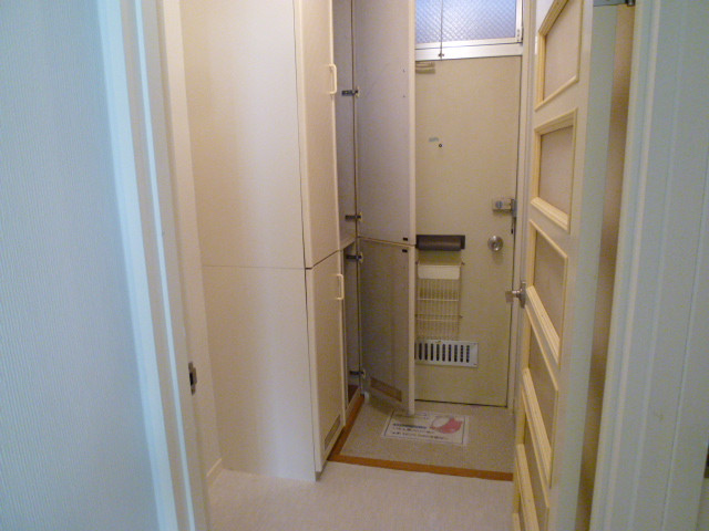 Entrance. It is also recommended to the family's because plenty of also shoebox storage!