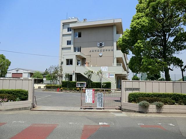 Junior high school. Ageo Municipal tiled up to junior high school 850m
