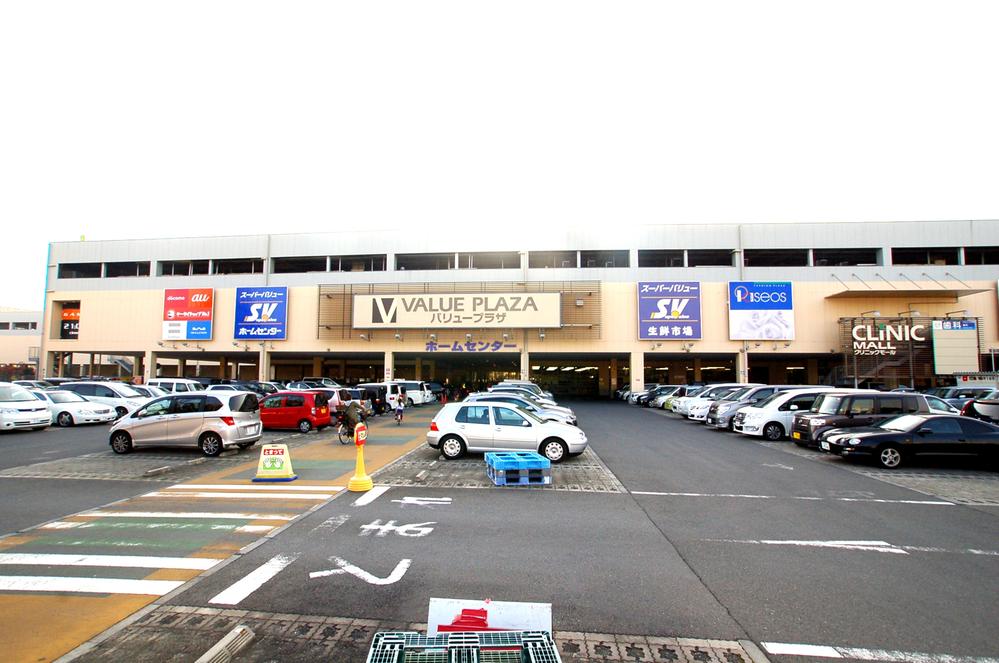 Shopping centre. 100m living convenient to Value Paraza ~