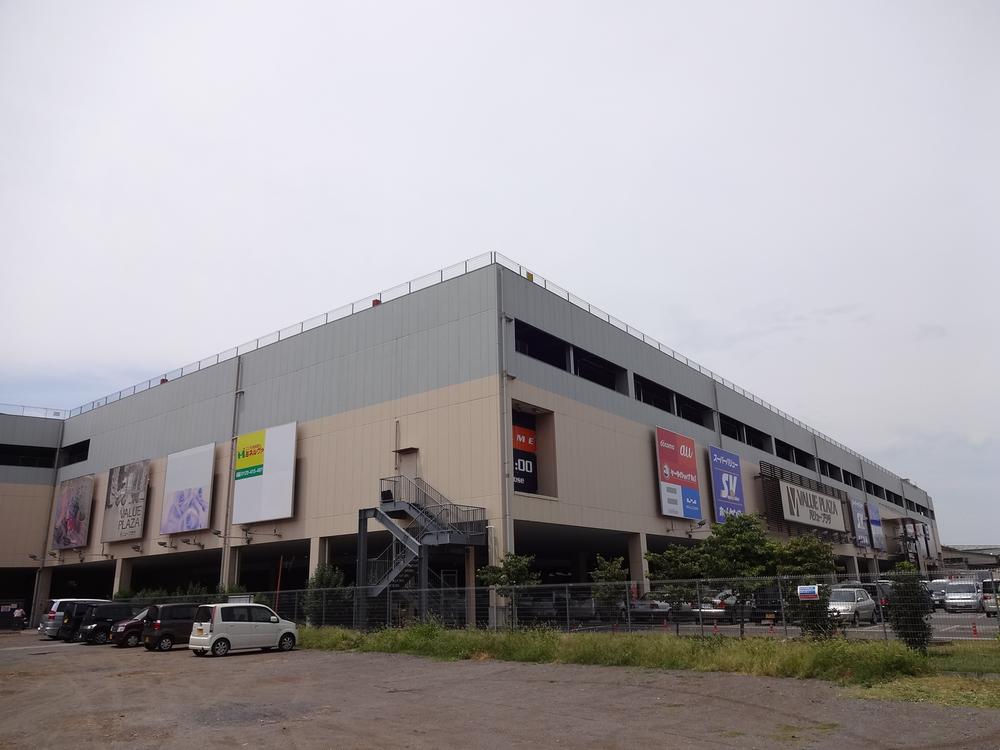 Shopping centre. Value Plaza until Ageo Atago shop 155m