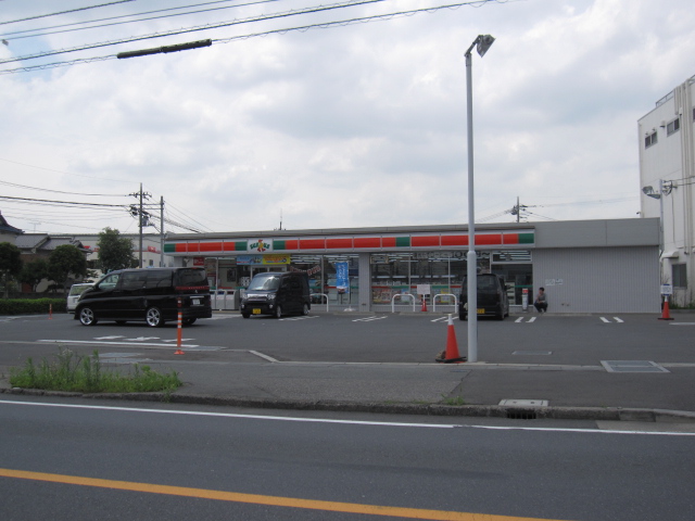 Convenience store. 500m to Sunkus (convenience store)
