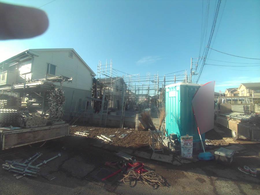 Local photos, including front road. Building 3 We offer the same use the finished model house of this property. Please feel free to contact us.