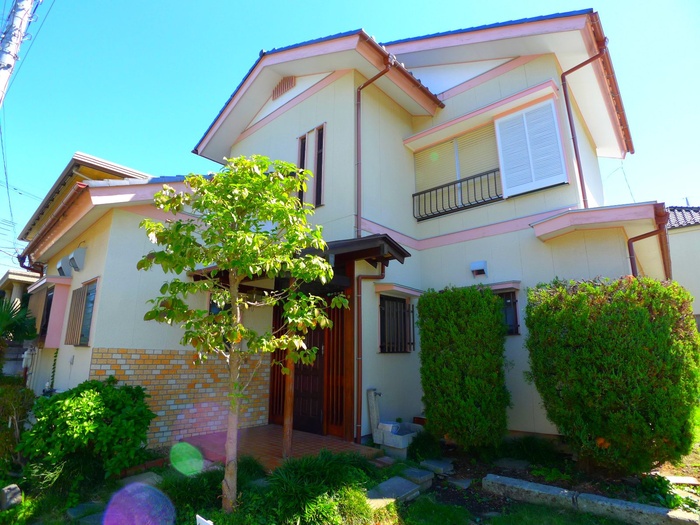 Building appearance. Garden Home