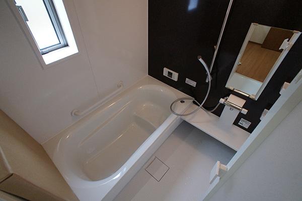 Bathroom. Indoor (10 May 2013) Shooting 1 Building